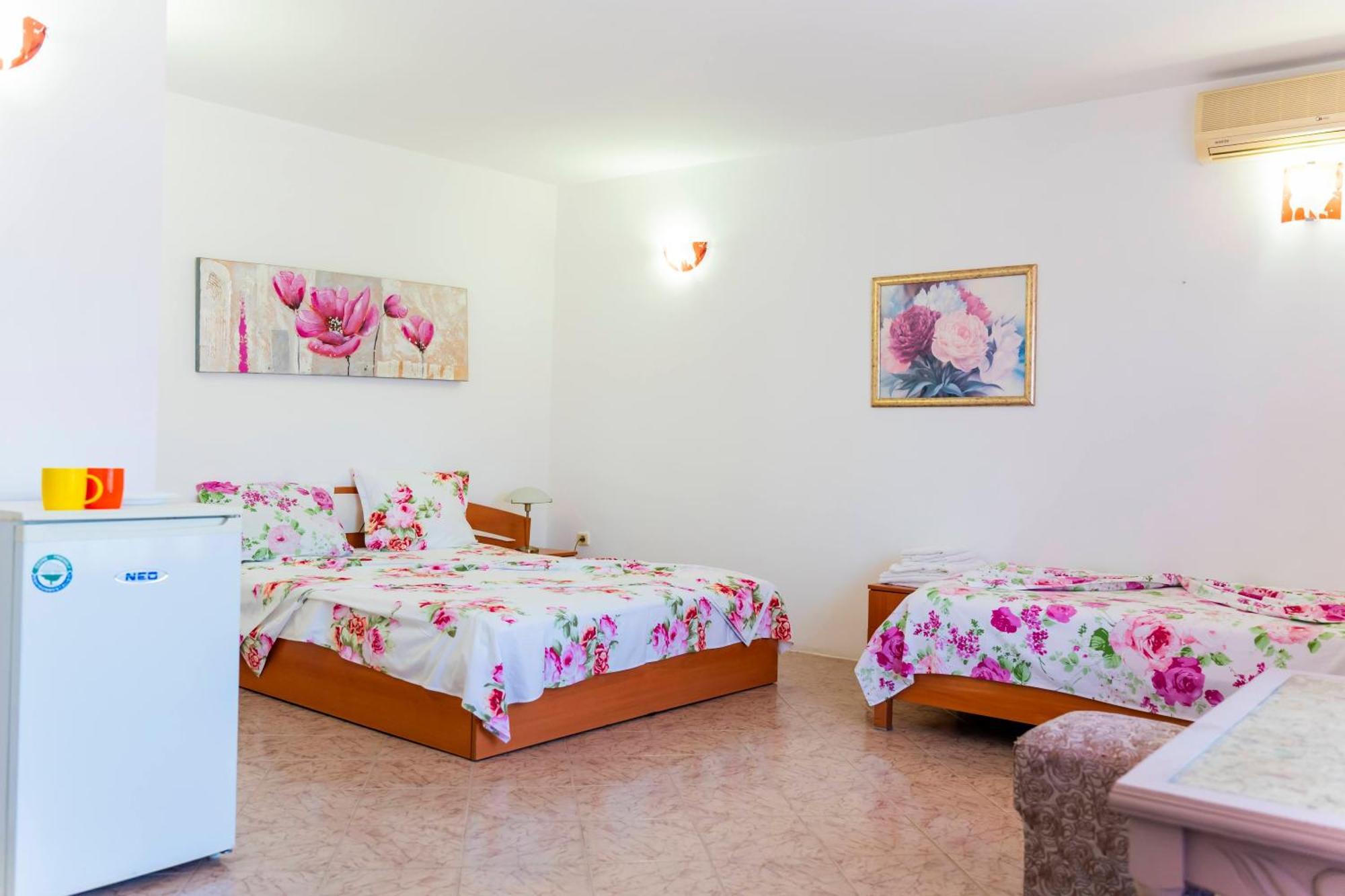 Family House Katerini Hotel Nesebar Bagian luar foto